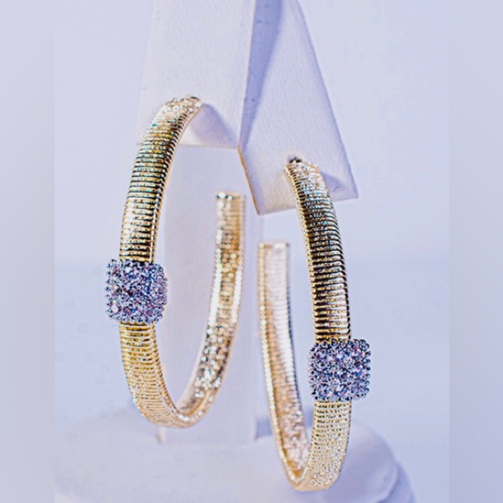 BEAUTIFUL GOLD & SWAROVSKI CRYSTAL HOOP EARRINGS